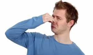 Какие могут быть причины запаха из носа?